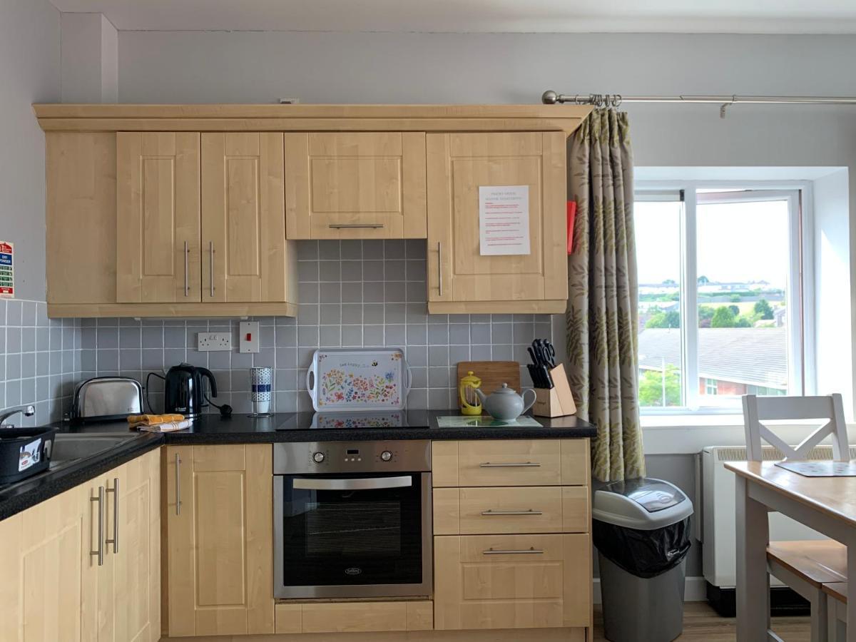 Priory House, Student Accommodation, Manor Village Apartments, Cork Road, X91W427 Waterford Exterior foto